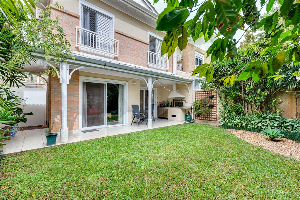 Casa à venda com 3 suítes no condomínio Villa Splendore, São Paulo - SP