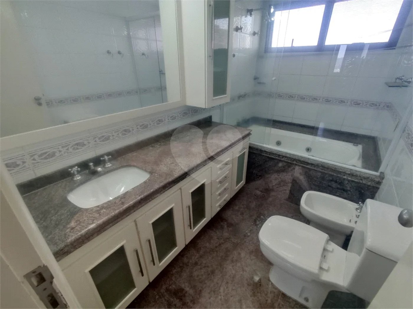 Apartamento para venda e locação no Bairro Vila Rezende em Piracicaba - SP.