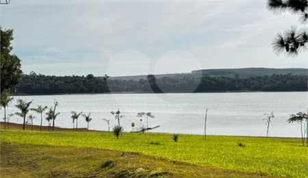 Terreno à venda no condomínio Le Portier Nautic Residence, Piedade - SP