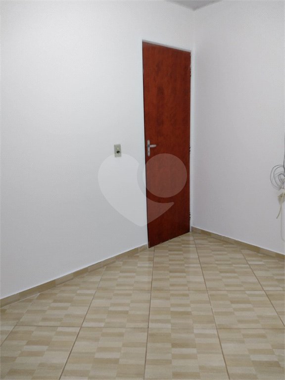 Casa térrea no Jardim Zavaglia.