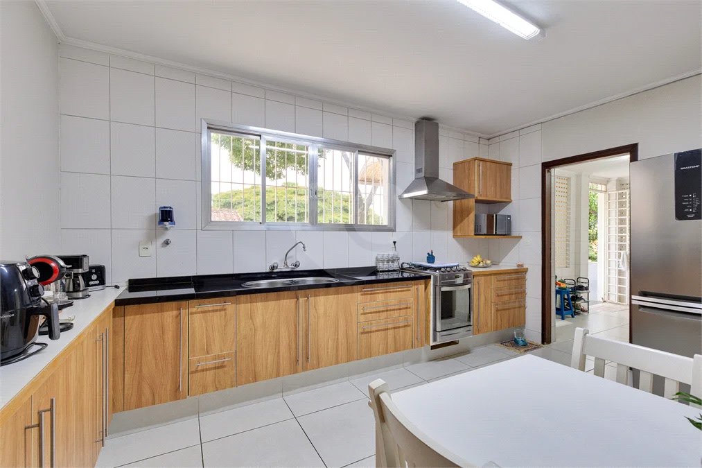 Sobrado à venda com 3 quartos, sendo 1 suíte,  em Alto da Boa Vista, São Paulo, SP