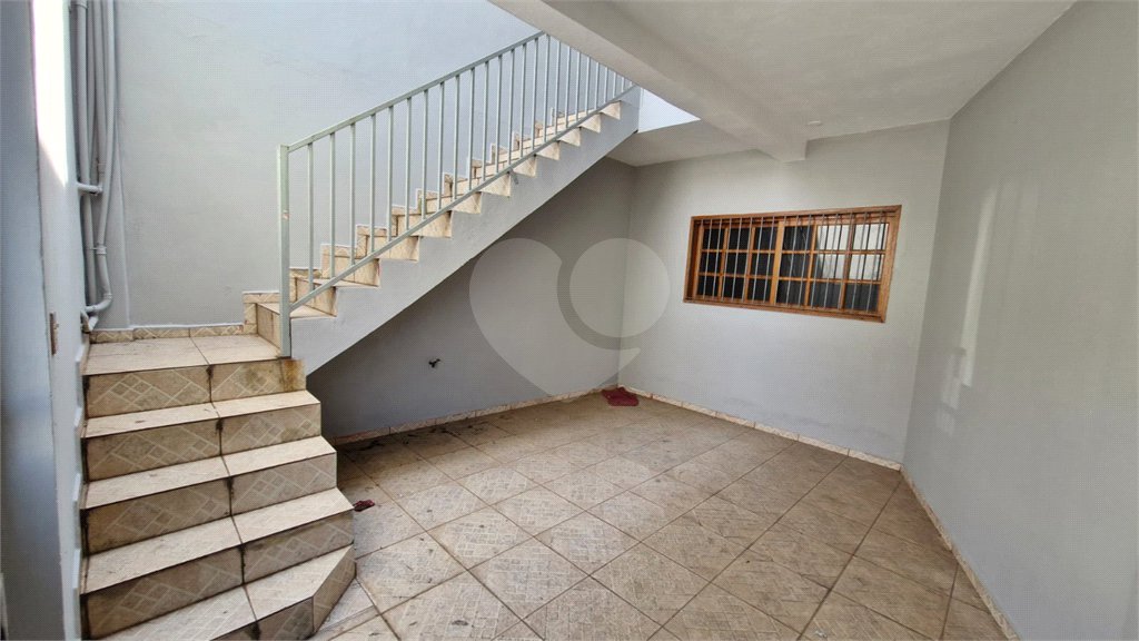 Sobrado à venda com 4 quartos, sendo 1 suíte, em Jardim Hubert, Indaiatuba, SP