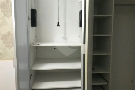 APARTAMENTO MOBILIADO EM FRENTE AO SHOPPING 02 DORMITÒRIOS