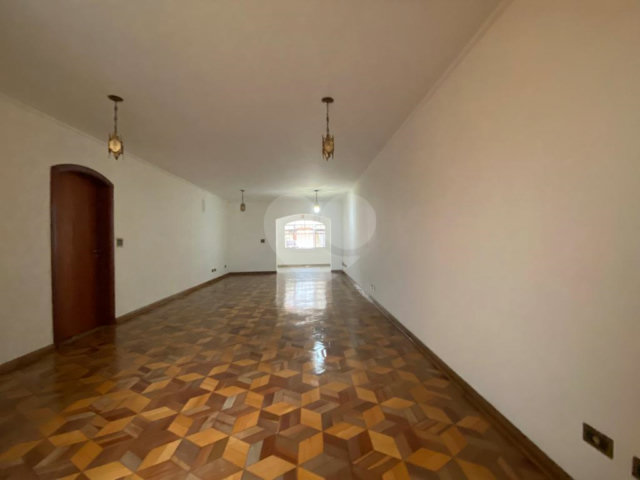 Sobrado à venda com 4 quartos, sendo 1 suíte,  em Santana, São Paulo, SP