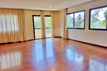Apartamento à venda com 4 quartos, sendo 3 suítes,  em Vila Andrade, São Paulo, SP