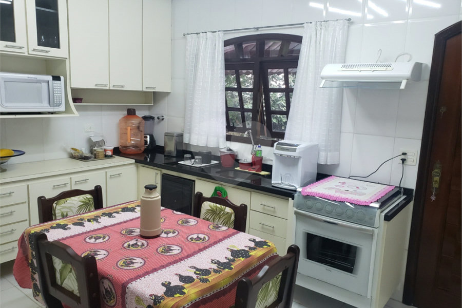 Casa à venda com 3 suítes no condomínio Alpes da Cantareira, Mairiporã - SP