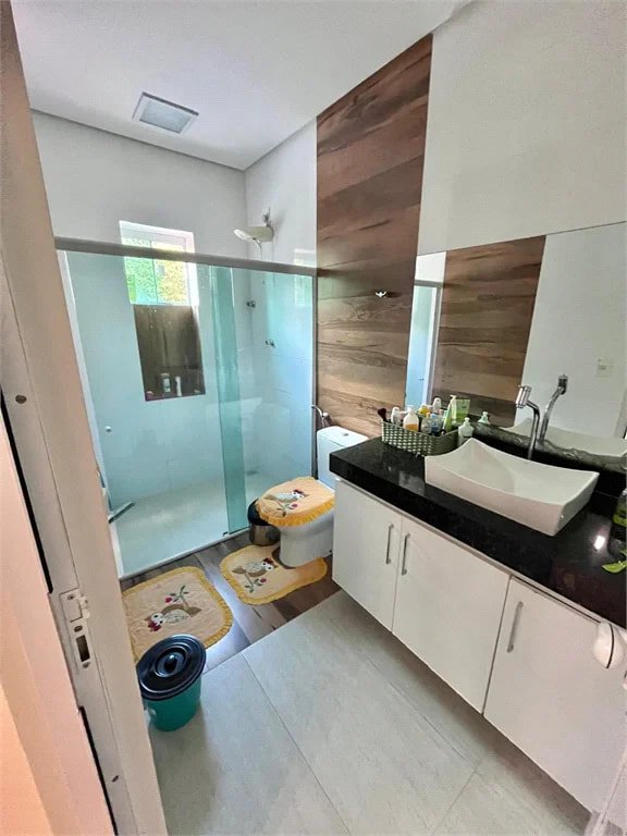 Casa à venda com 6 quartos, sendo 1 suíte,  no Centro, Balsas, MA