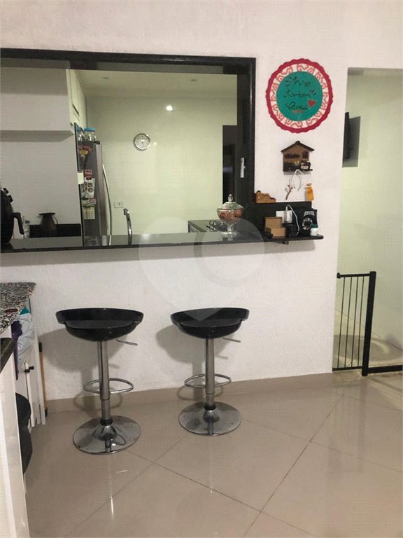Casa à venda com 3 quartos, sendo 1 suíte, no condomínio Residencial Sabará, São Paulo - SP