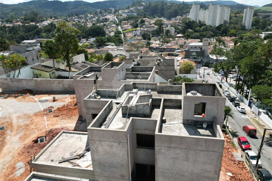 Casa à venda com 4 quartos, sendo 2 suítes, no condomínio Residencial Floresta, São Paulo - SP