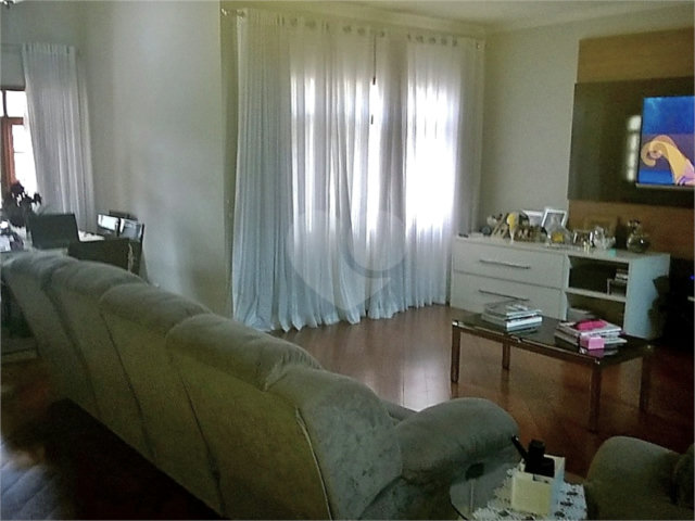 Sobrado à venda com 6 quartos, sendo 4 suítes,  em Tremembé, São Paulo, SP