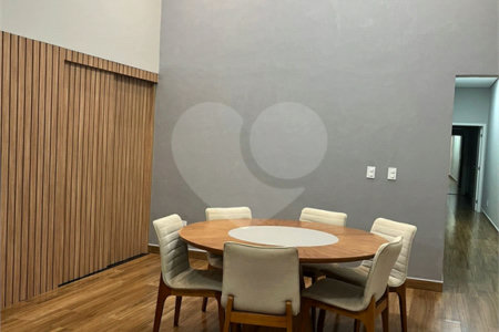 Casa à venda com 3 quartos, sendo 1 suíte, no condomínio Residencial Evidências, Indaiatuba - SP