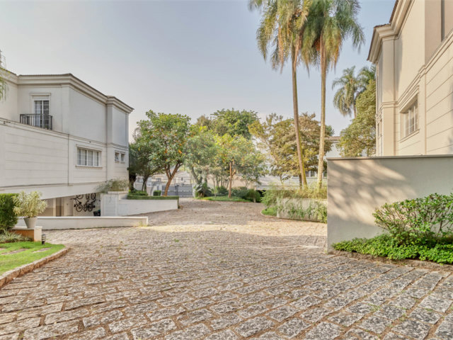 Casa à venda com 4 suítes no condomínio L'unique, São Paulo - SP