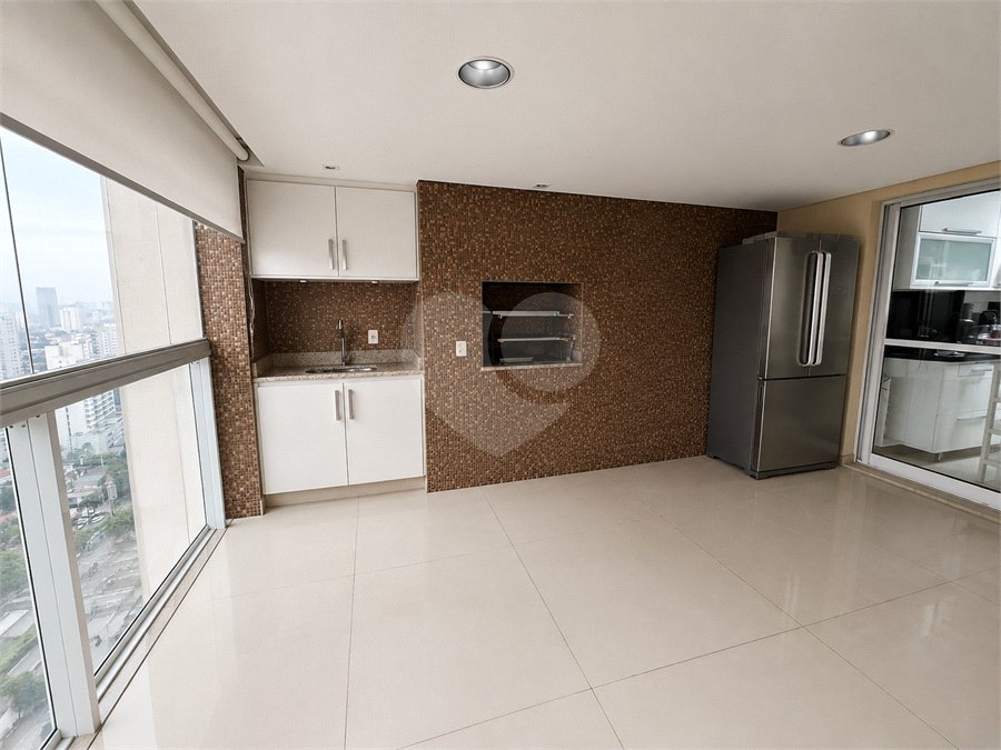 Apartamento à venda com 3 suítes em Campo Belo, São Paulo, SP