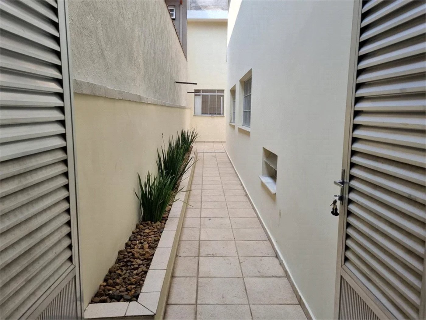 Sobrado à venda com 3 quartos, sendo 1 suíte,  em Jardim Bonfiglioli, São Paulo, SP