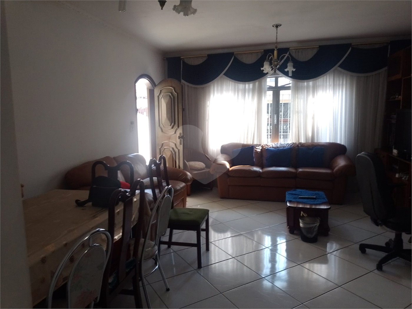 Sobrado à venda com 3 quartos, sendo 1 suíte,  em Tremembé, São Paulo, SP