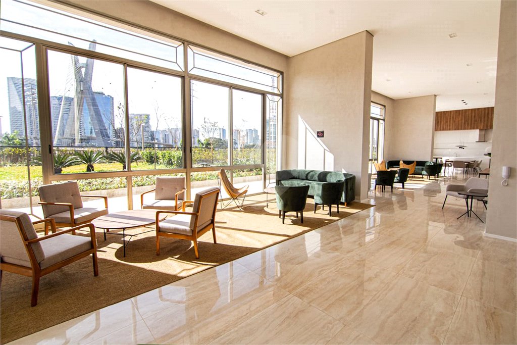 Apartamento à venda com 4 suítes em Real Parque, São Paulo, SP