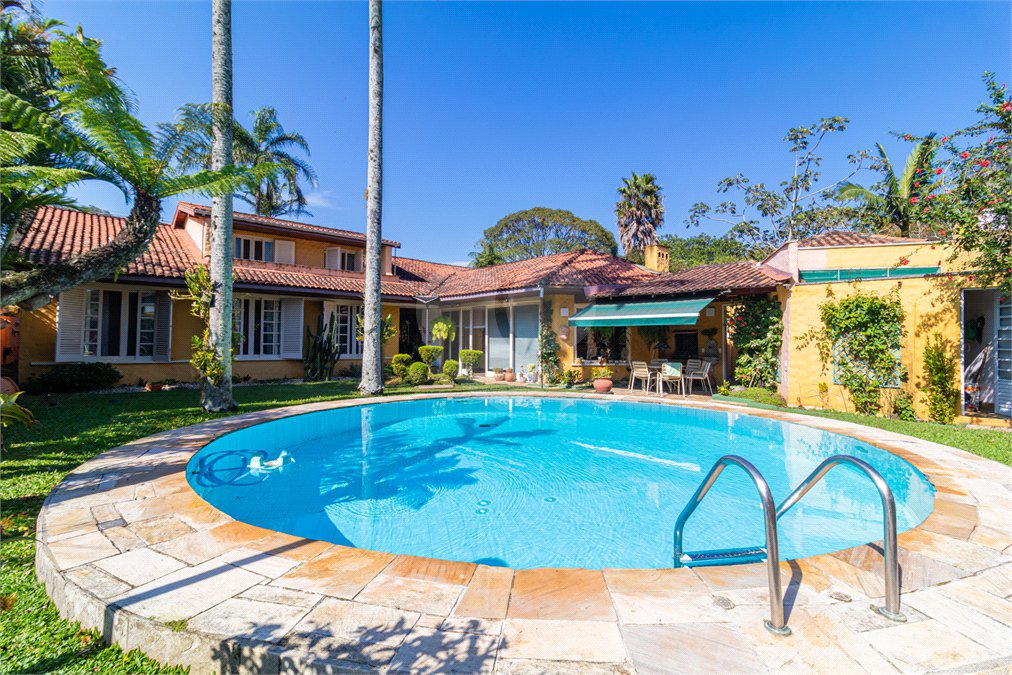 Casa à venda com 3 quartos, sendo 2 suítes, em Interlagos, São Paulo, SP
