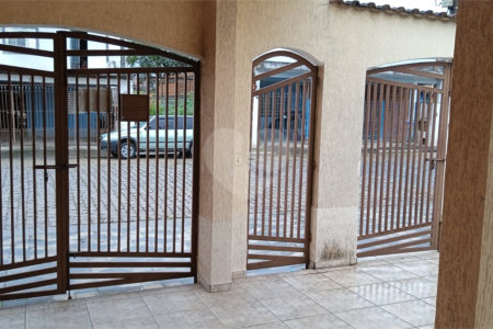 Casa à venda com 4 quartos em Parque Maria Helena, Suzano, SP