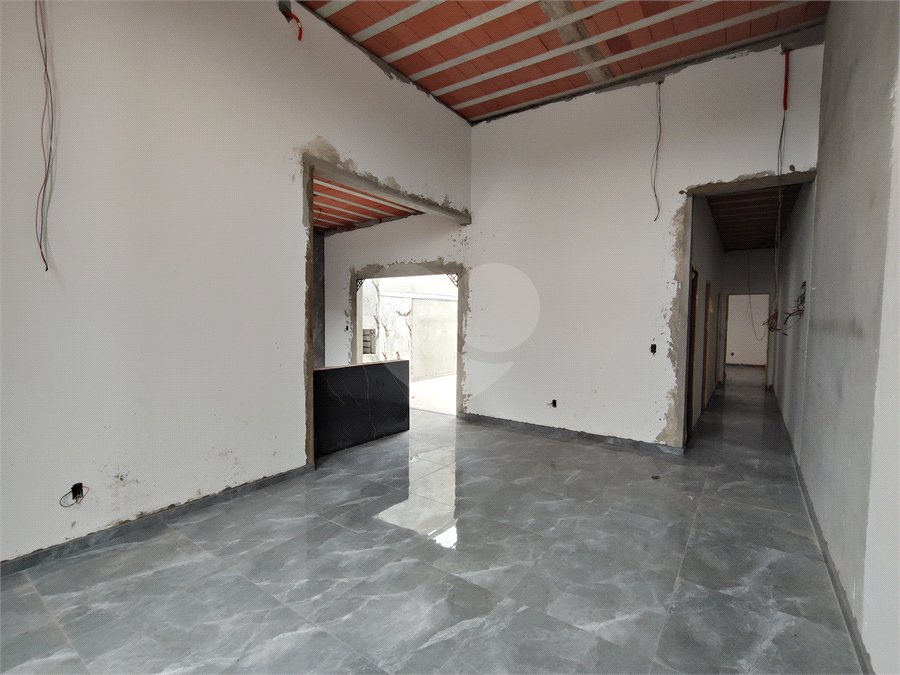 Casa à venda com 3 quartos, sendo 1 suíte, em Parque Itapê, Itapetininga, SP