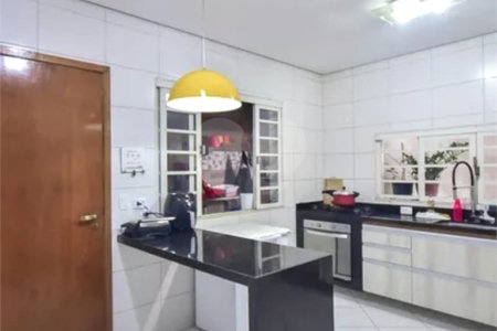 Sobrado à venda com 3 quartos, sendo 1 suíte, em Vila Morse, São Paulo, SP