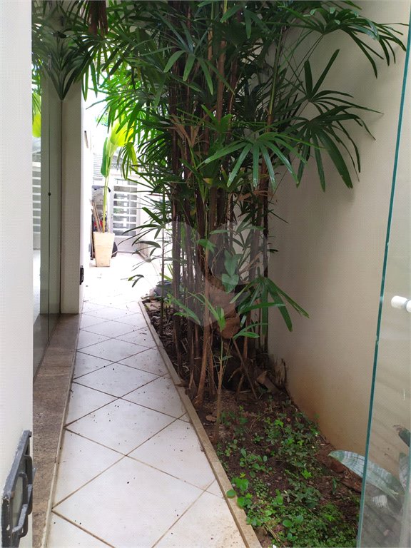 Casa à venda com 4 quartos, sendo 2 suítes, em Jardim das Vertentes, São Paulo, SP