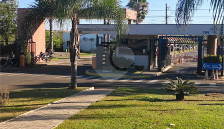 Casa à venda com 3 quartos, sendo 2 suítes,  no condomínio Moradas II, São Carlos - SP