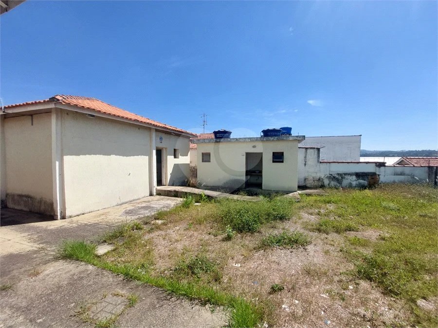 Casa Comercial com 4 salões à venda - Centro | Atibaia