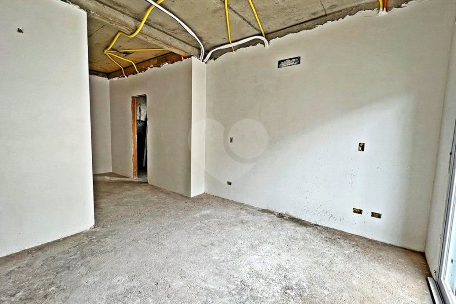Casa de Alto Padrão à Venda em Condomínio Fechado no Barro Branco | 4 Suíte | 6 Vagas
