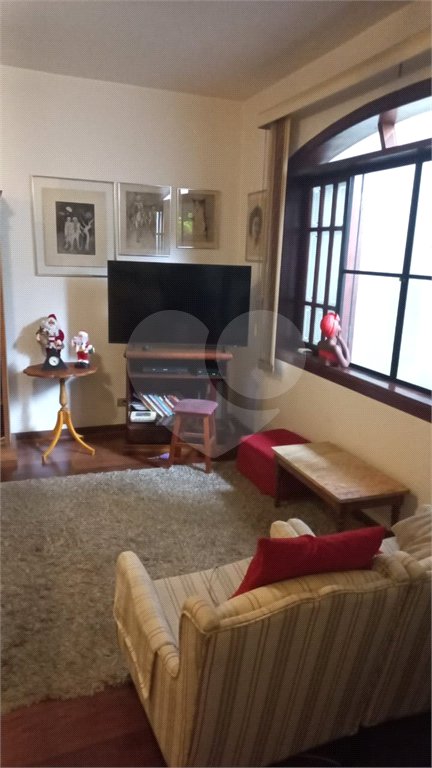 Casa à venda ou para alugar com 5 quartos, sendo 1 suíte,  em Vila Oliveira, Mogi das Cruzes, SP