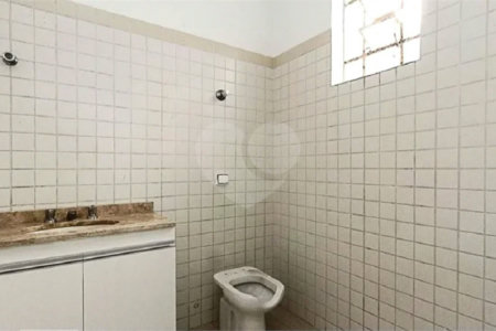 Sobrado à venda no Belenzinho de 208 m² com 6 dormitórios, 4 banheiros e 2 vagas