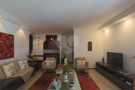 Casa Térrea à venda com 4 suítes em Interlagos, São Paulo, SP