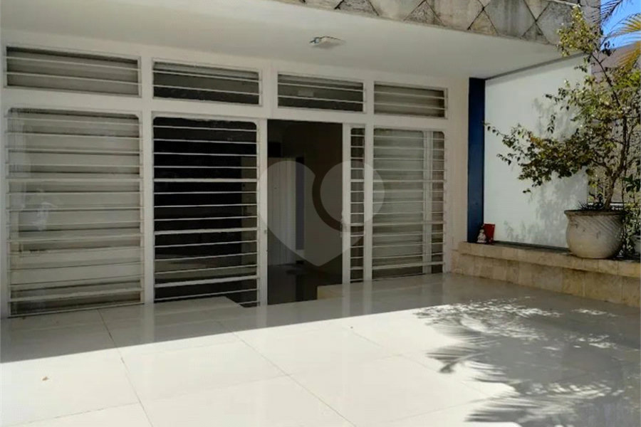 Casa à venda com 3 quartos, sendo 1 suíte,  em Vila Mariana, São Paulo, SP
