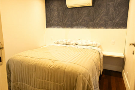Apartamento à venda com 5 quartos, sendo 4 suítes,  em Parque Reboucas, São Paulo, SP