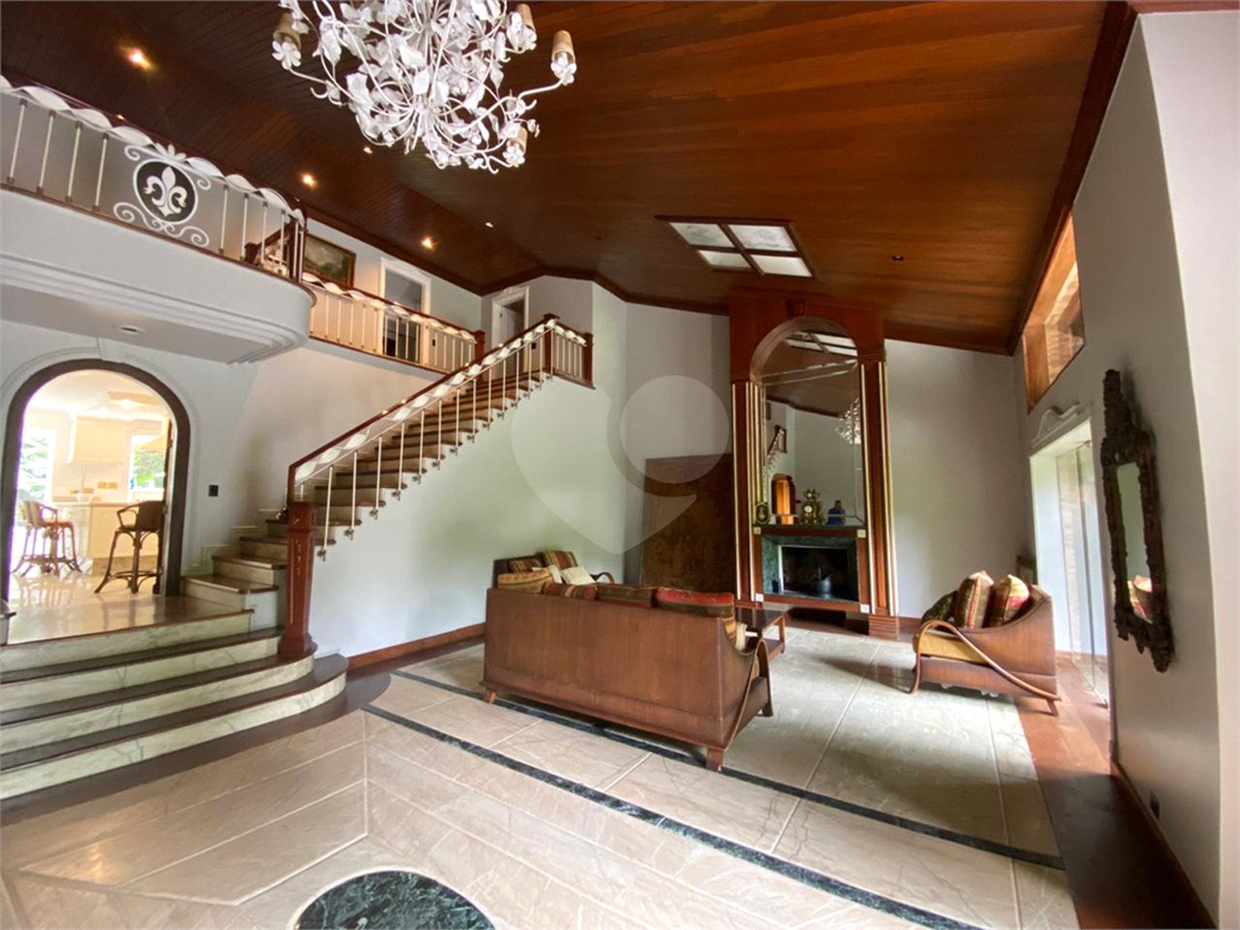 Casa à venda ou para alugar com 5 quartos, sendo 3 suítes,  em Fazenda Morumbi, São Paulo, SP