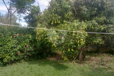 Casa à venda com 4 quartos, sendo 1 suíte,  no condomínio Village da Serra, Araçoiaba da Serra - SP