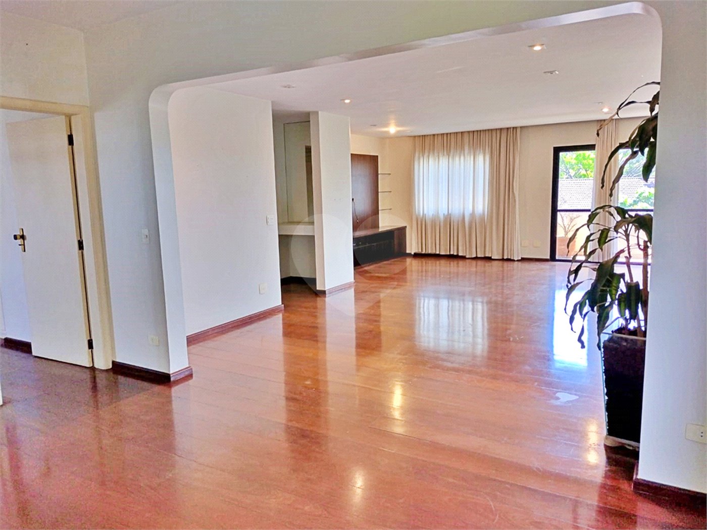 Apartamento à venda com 4 quartos, sendo 3 suítes,  em Vila Andrade, São Paulo, SP
