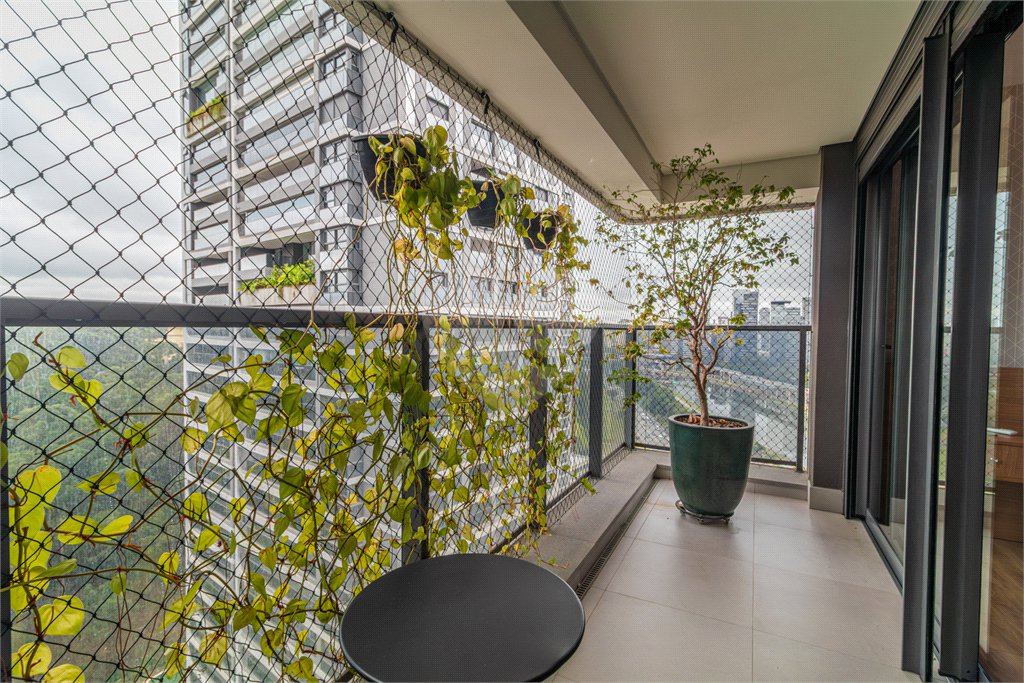 Apartamento à venda com 4 suítes em Panamby, São Paulo, SP