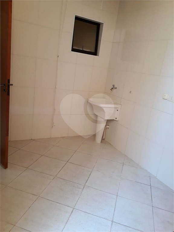 Casa à venda com 3 quartos, sendo 1 suíte, no condomínio Saude, São Paulo - SP