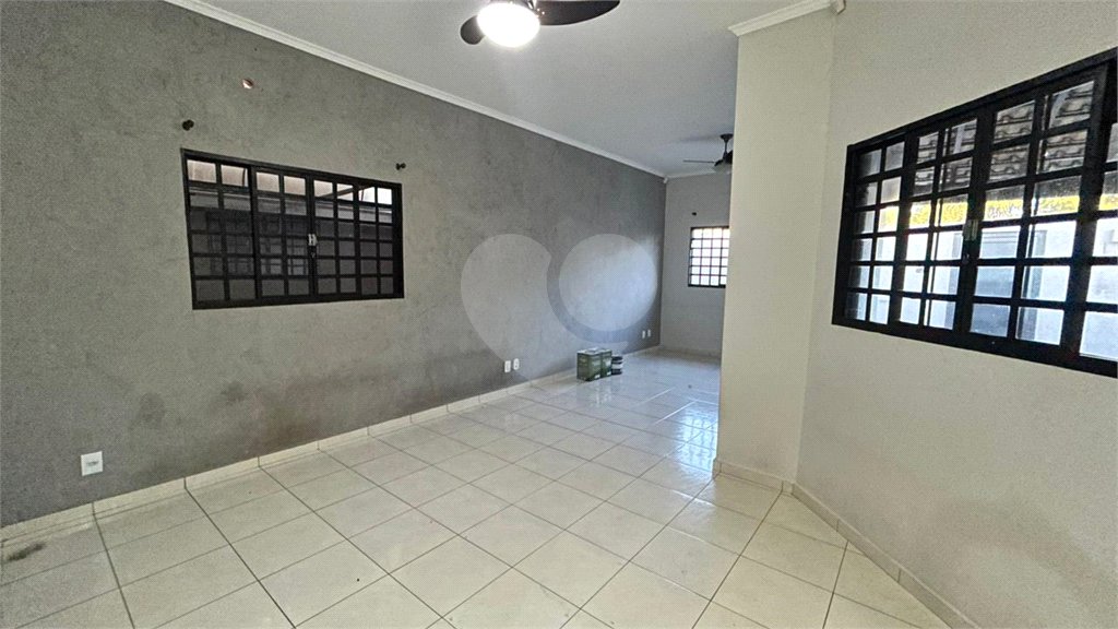 Casa à venda com 3 quartos, sendo 1 suíte,  em Ipê, Três Lagoas, MS