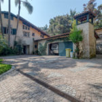 Casa à venda com 6 quartos, sendo 2 suítes, no condomínio Chácara Flora, São Paulo - SP