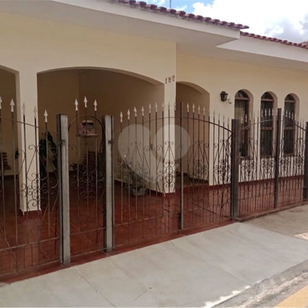 Casa à venda com 4 quartos, sendo 1 suíte,  no Centro, Itapetininga, SP