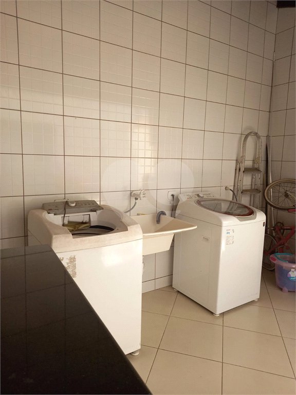 Sobrado à venda com 3 quartos, sendo 1 suíte,  em Vila Lavínia, Mogi das Cruzes, SP