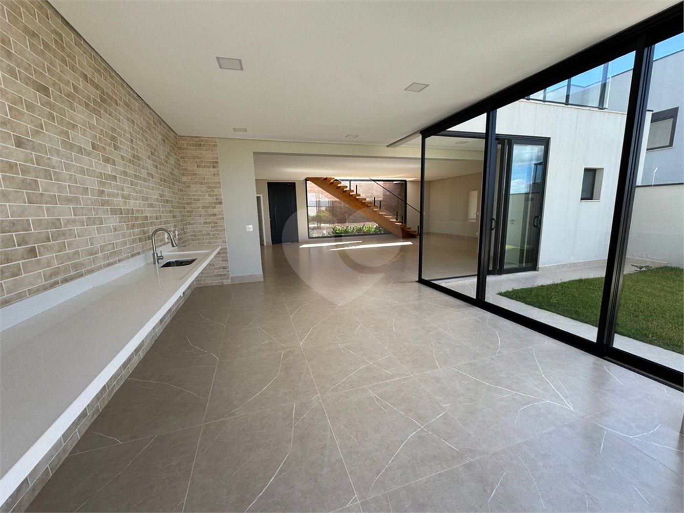 Casa à venda com 4 suítes no condomínio Villas do Golf, Itu - SP