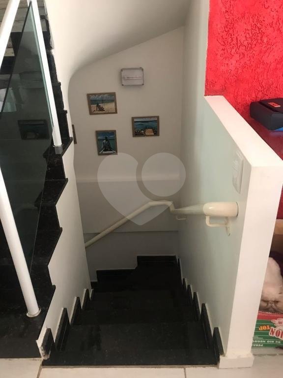 Casa à venda com 2 quartos, sendo 1 suíte, no condomínio Res Santa Inês, São Paulo - SP