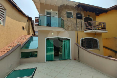 Sobrado à venda com 3 quartos, sendo 1 suíte, em Jardim Pinheiros, São Paulo, SP
