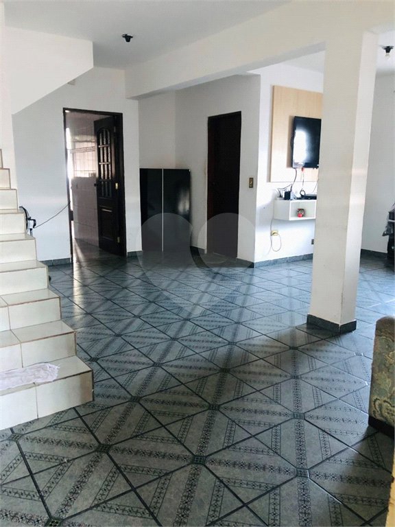 Casa à venda com 4 quartos, sendo 2 suítes,  em Vila Paulista, Mogi das Cruzes, SP