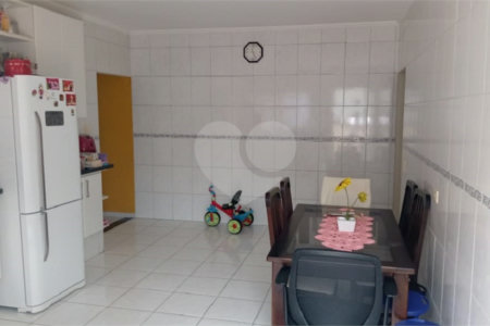 Casa à venda com 4 quartos, sendo 2 suítes,  em Jardim Terezópolis, Guarulhos, SP