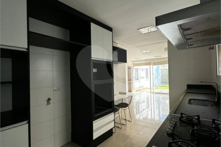 Casa à venda com 4 quartos, sendo 2 suítes,  no condomínio Montblanc, Sorocaba - SP