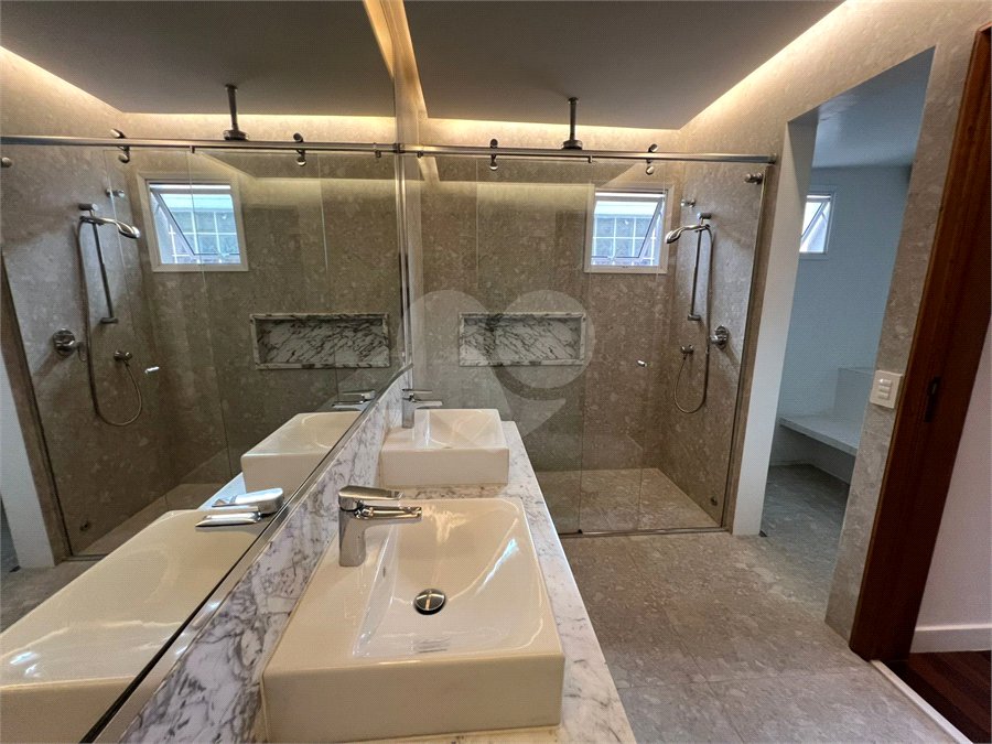Casa para alugar com 3 quartos, sendo 1 suíte, no condomínio Res Villeneuve, São Paulo - SP