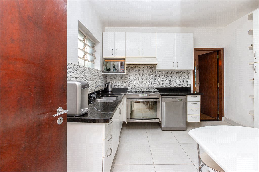 Casa Térrea à venda com 5 quartos, sendo 3 suítes, em Jardim Marajoara, São Paulo, SP